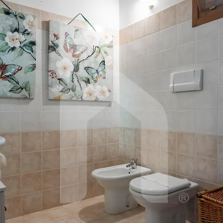 Homiday - Palazzo Passerini Apartment Pineto